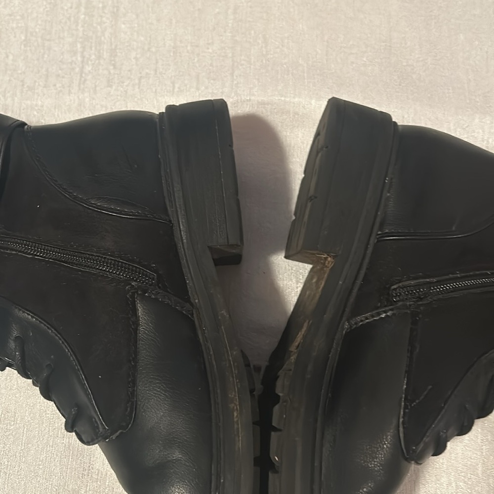Central Point Tall Black Boot Heeled w Buckle & Cute design Size 10 Combat Style - Picture 9 of 15